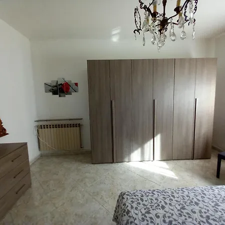 La Casa Di Sotto Apartment *