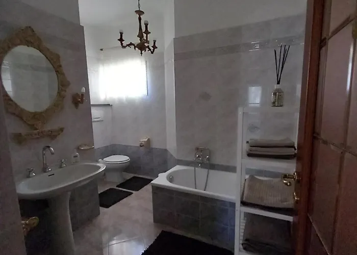 La Casa Di Sotto شقة